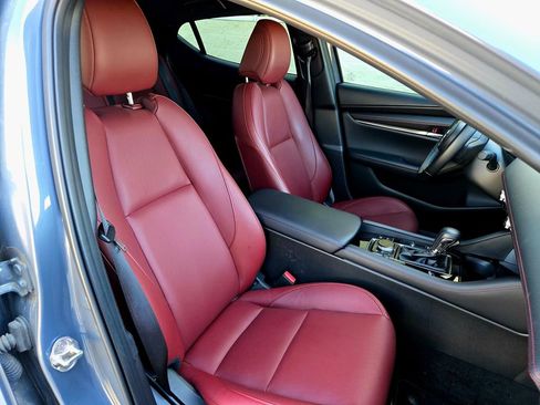 Certified 2025 MAZDA MAZDA3 Carbon image 25