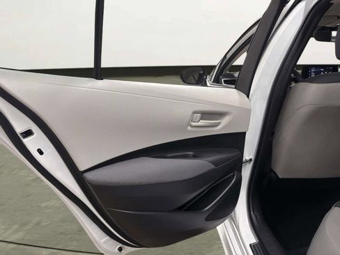 Used 2024 Toyota Corolla LE image 13