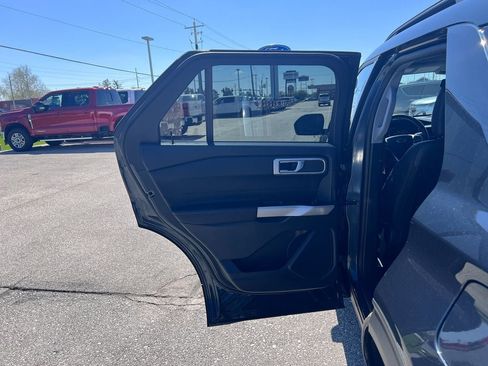 Certified 2022 Ford Explorer XLT w/ Equipment Group 202A AWD/4WD image 16