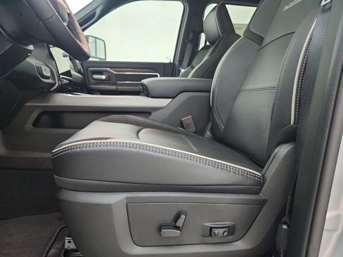 New 2026 RAM 2500 Laramie AWD/4WD image 11