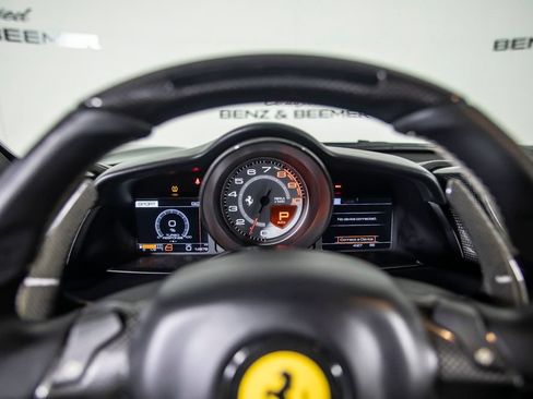 Used 2017 Ferrari 488 GTB RWD image 37