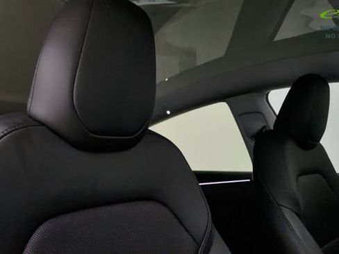 Used 2026 Tesla Model Y AWD image 34