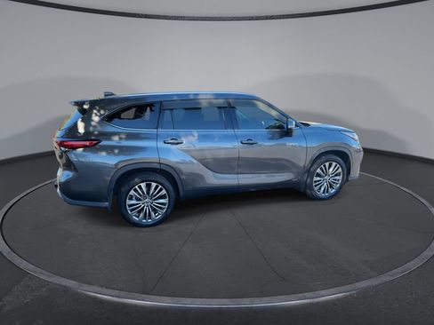 Used 2021 Toyota Highlander Platinum image 16