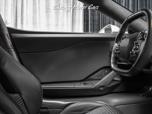 Used 2019 Ford GT RWD image 25