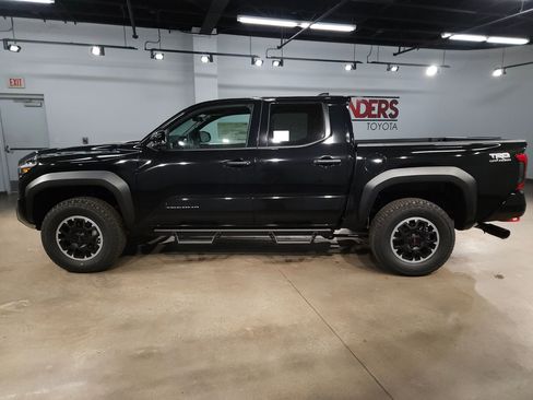 New 2026 Toyota Tacoma TRD Off-Road AWD/4WD image 4