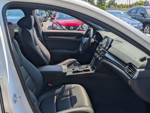 Used 2022 Honda Accord Sport image 11