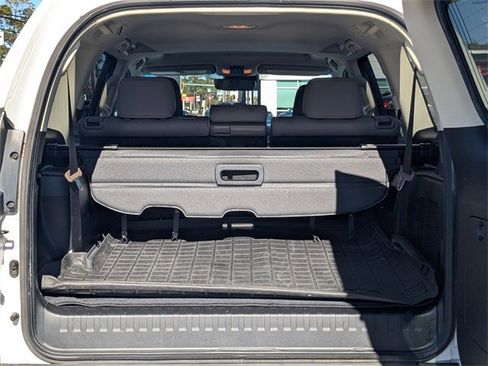 Used 2021 Lexus GX 460 Premium image 14