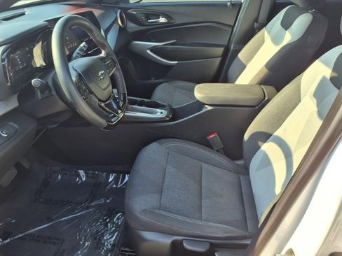 Used 2024 Chevrolet Trax RS w/ Driver Confidence Package image 5