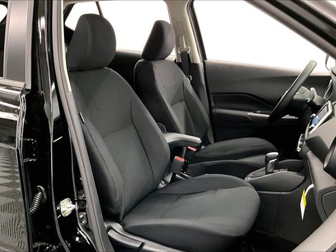 New 2025 Nissan Kicks Play S FWD image 34