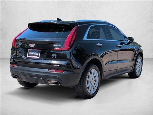 Used 2019 Cadillac XT4 Luxury w/ Cold Weather Package AWD/4WD image 5