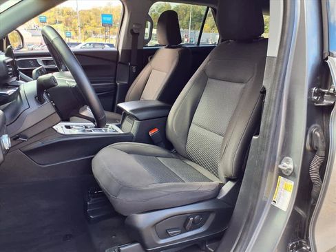 Used 2022 Ford Explorer XLT image 9