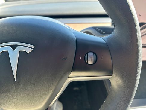 Used 2023 Tesla Model 3 Performance image 20
