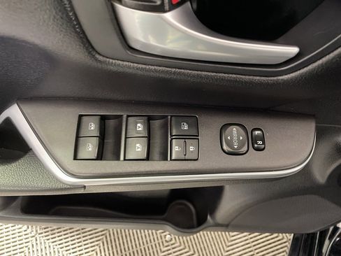 Used 2017 Toyota Camry LE image 10