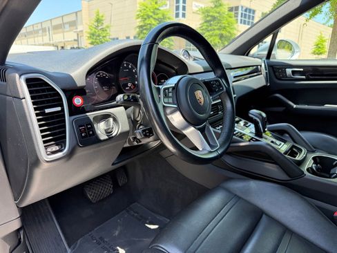 Used 2020 Porsche Cayenne AWD/4WD image 22