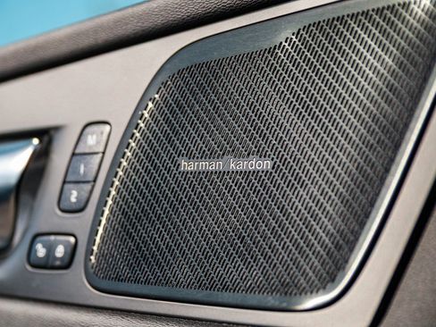 Used 2023 Volvo XC60 B5 Ultimate w/ Climate Package image 25