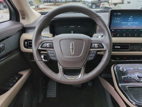 Used 2023 Lincoln Nautilus FWD w/ Premium Package image 16