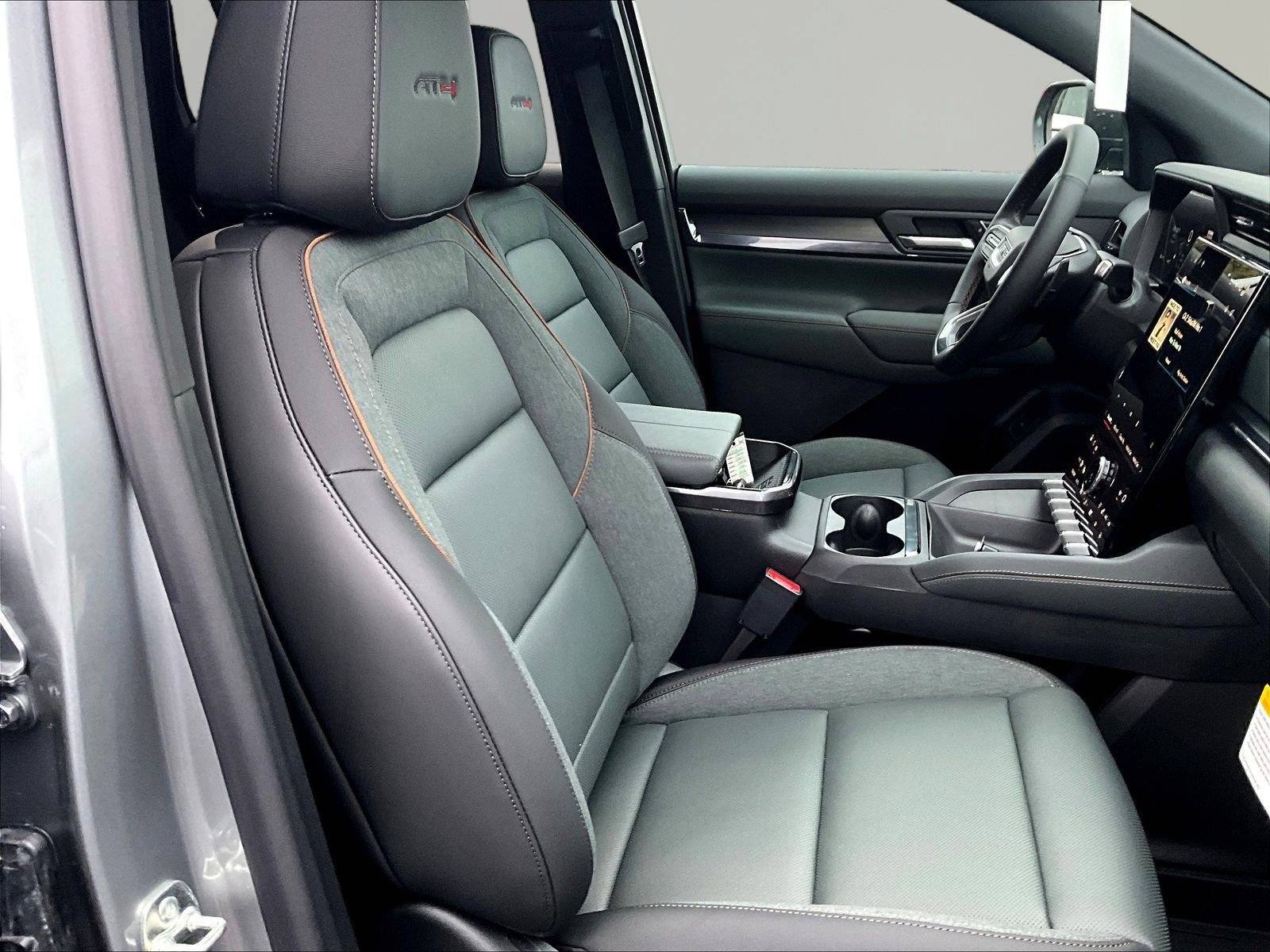 New 2027 GMC Terrain AT4 w/ Convenience Package III AWD/4WD image 18