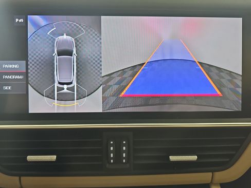 Used 2020 Porsche Cayenne Turbo image 24