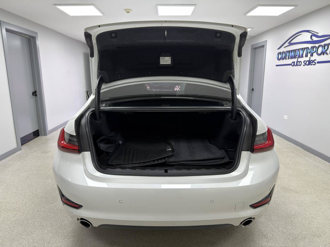 Used 2022 BMW 330e xDrive w/ Driving Assistance Package AWD/4WD image 37