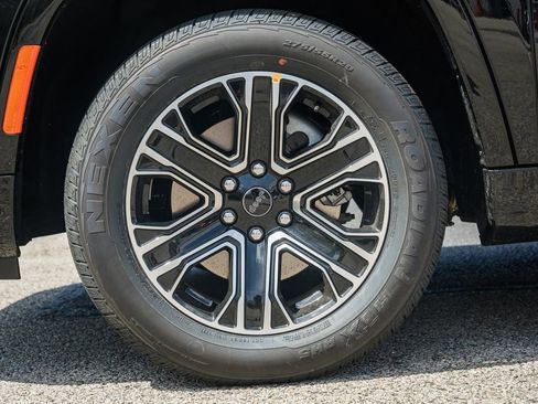 New 2026 Jeep Grand Wagoneer 4WD image 20