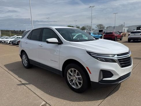 Used 2024 Chevrolet Equinox LT image 1