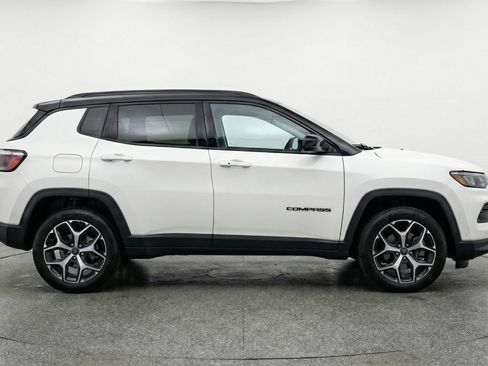 Used 2025 Jeep Compass Limited AWD/4WD image 11