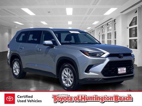 Certified 2025 Toyota Grand Highlander AWD image 1