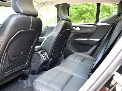 Certified 2026 Volvo XC40 B5 Plus AWD/4WD image 18