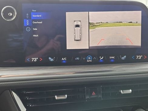 Used 2025 Chevrolet Suburban Z71 AWD/4WD image 17