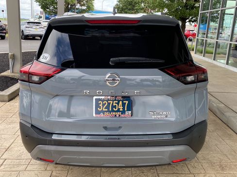 Used 2021 Nissan Rogue SL w/ Premium Package AWD/4WD image 6