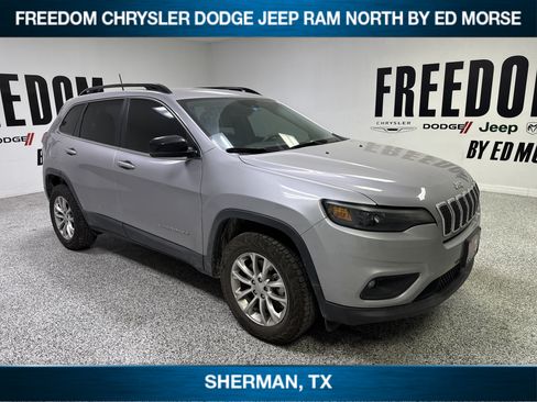 Used 2022 Jeep Cherokee Latitude Lux AWD/4WD image 3