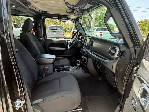 Used 2018 Jeep Wrangler Unlimited Sport S AWD/4WD image 13