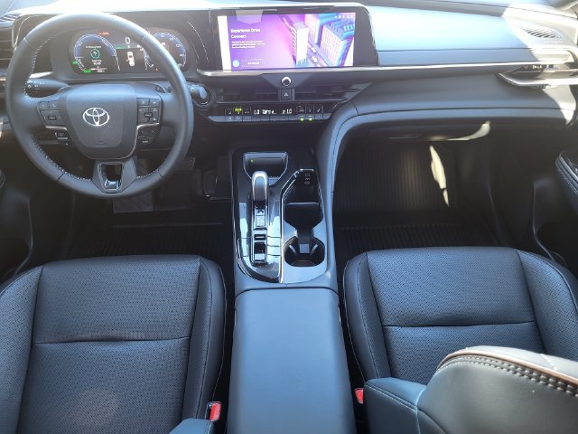 Used 2025 Toyota Crown Signia AWD/4WD image 26
