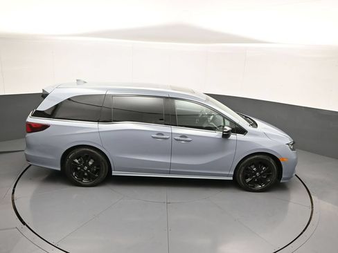 Used 2024 Honda Odyssey Sport image 40