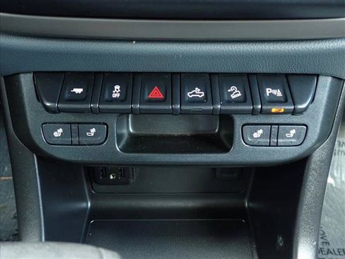 Used 2020 Chevrolet Colorado Z71 AWD/4WD image 18