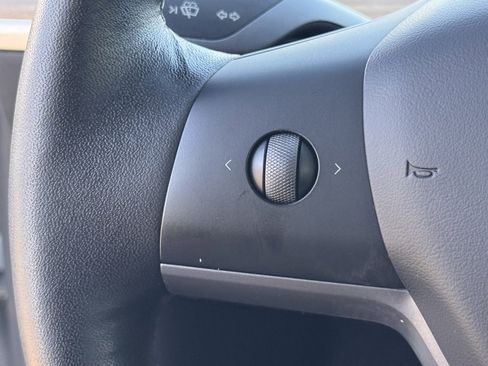 Used 2023 Tesla Model 3 Standard Range image 22