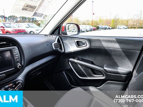Used 2025 Kia Soul LX image 44
