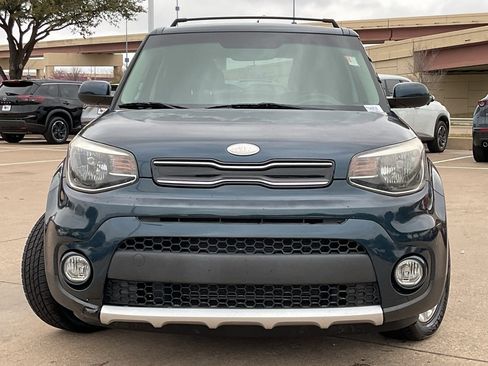 Used 2017 Kia Soul + image 3