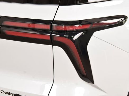 New 2026 Chevrolet Traverse Z71 w/ Enhanced Driving Package AWD/4WD image 21