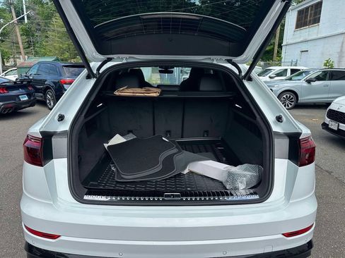 New 2026 Audi SQ8 Prestige AWD/4WD image 23