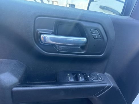 Used 2021 GMC Sierra 1500 4x4 Crew Cab w/ Sierra Value Package image 16