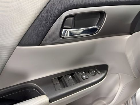 Used 2014 Honda Accord LX image 9