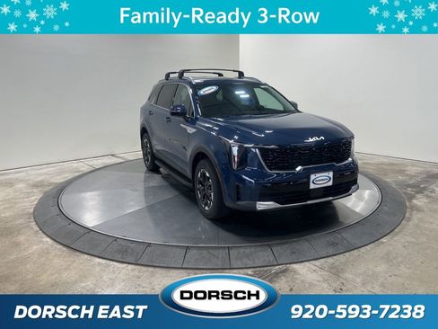 New 2025 Kia Sorento S image 3