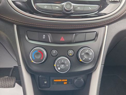 Used 2019 Chevrolet Trax LT w/ LT Convenience Package AWD/4WD image 20