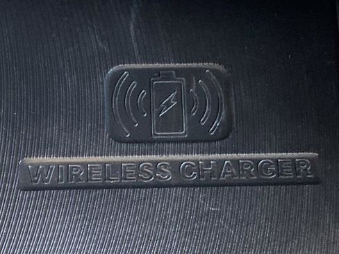 Certified 2023 Chrysler Pacifica Limited image 19