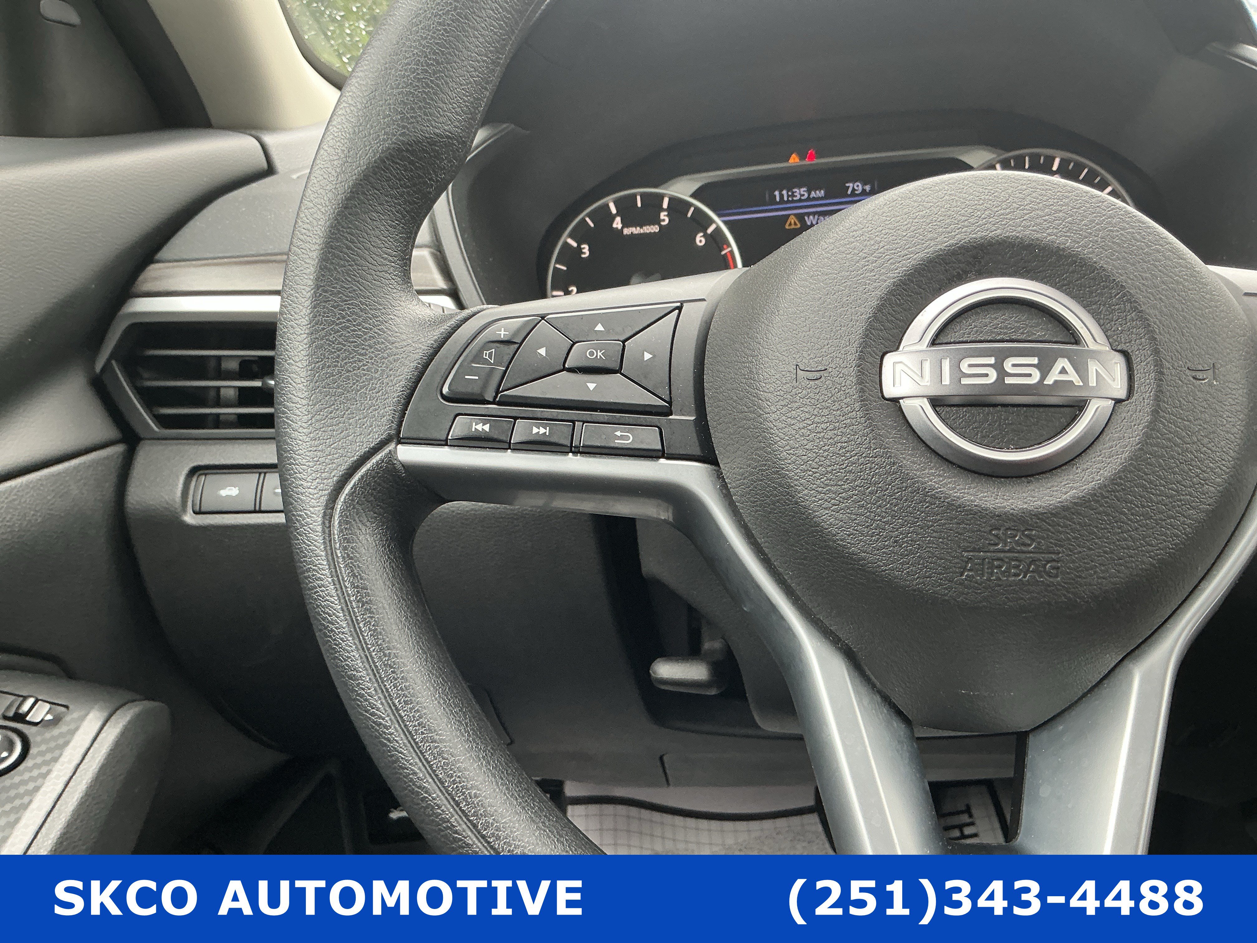 Used 2025 Nissan Altima 2.5 SV FWD image 19