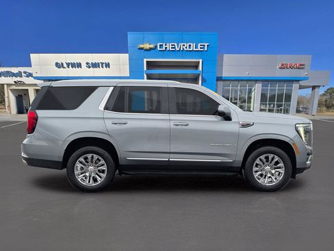 Used 2025 GMC Yukon Denali w/ Advanced Technology Package AWD/4WD image 7