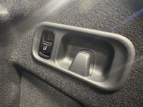 Used 2025 Mercedes-Benz C 36 AMG S image 34