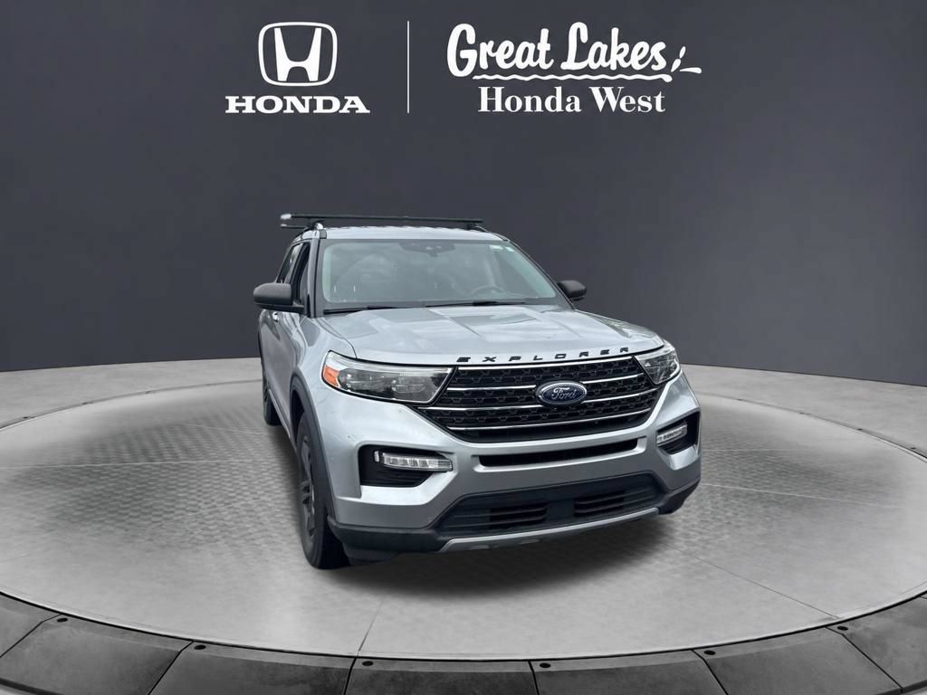 Used 2021 Ford Explorer XLT w/ Equipment Group 202A AWD/4WD image 4