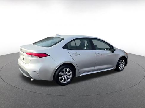 Used 2025 Toyota Corolla LE image 12